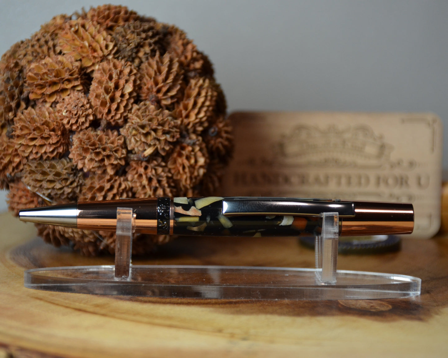 Aero Ballpoint Rose Gold & Black Titanium (Black & Gold Treasure)