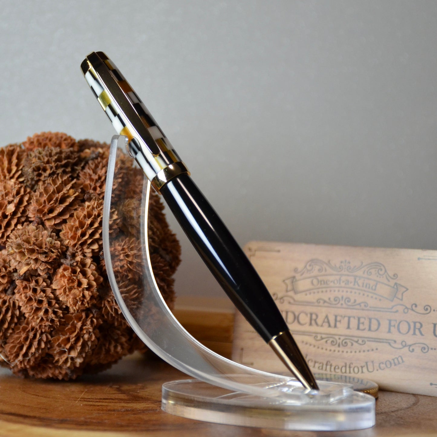 Graduate twist Gold (Black, White and Gold Mosaic)