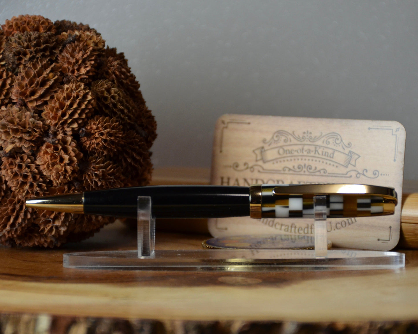 Graduate twist Gold (Black, White and Gold Mosaic)