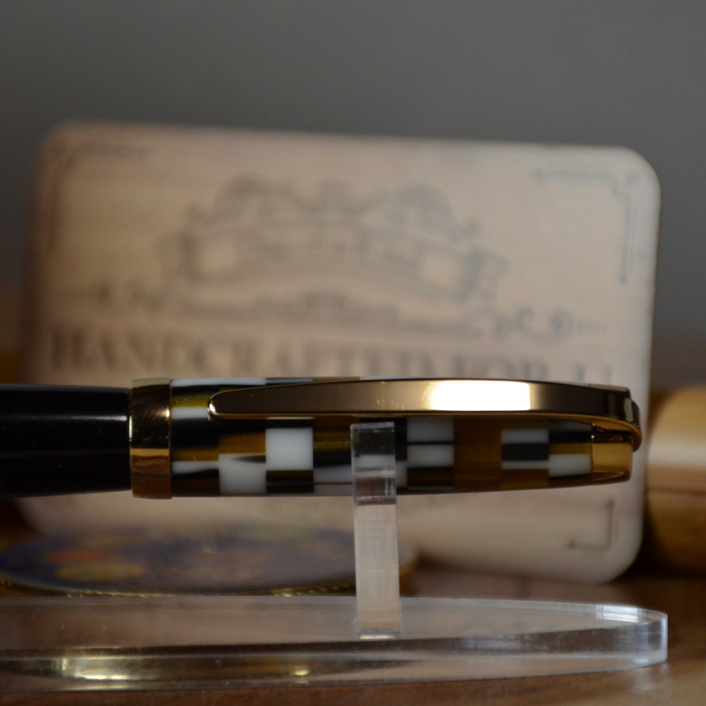 Graduate twist Gold (Black, White and Gold Mosaic)