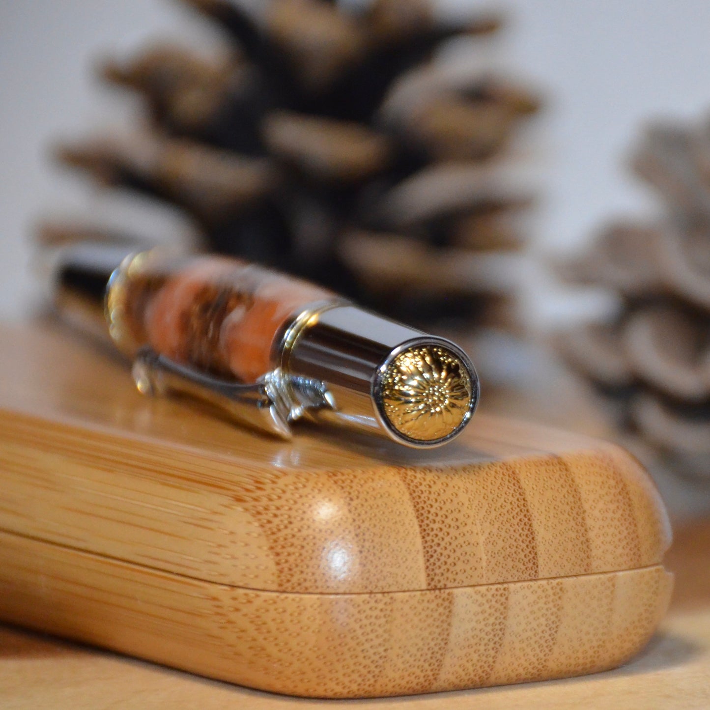 Majestic Squire Chrome & Gold (Apricot Pine Cone with White and Gold Marble)